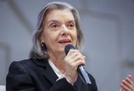 Quem participou do 8 de janeiro tem que responder nos termos da lei, diz Cármen Lúcia à CNN