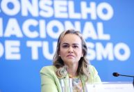Governo muda versão, admite que Daniela Carneiro entregou cargo e confirma Sabino no Turismo