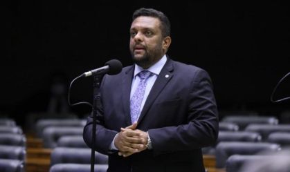 Venceu ala que se submeteu a Bolsonaro, diz Otoni sobre bancada evangélica