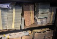 PF encontra cofre e mala “entupidos” de dinheiro em operação sobre kits de robótica