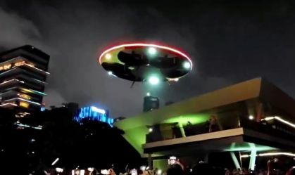 Homem cria disco voador e levanta voo na China