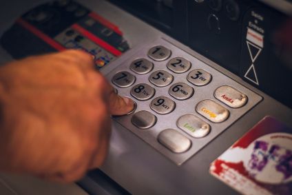 Caixa eletrônico bancos conta corrente poupança saques dinheiro pagamento