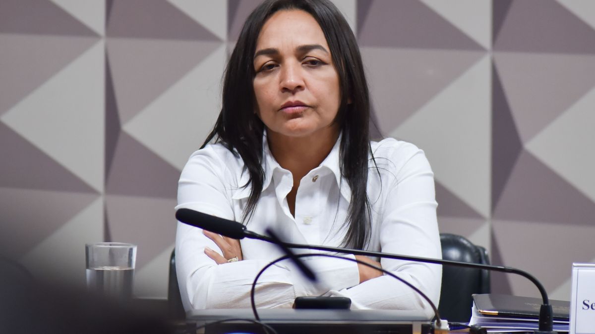 Única mulher em “happy hour” de Lula, Eliziane Gama cobra mais atenção à  bancada feminina | CNN Brasil