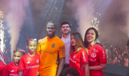 Enner Valencia é apresentado pelo Internacional