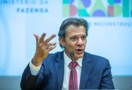 Governo, financeiras e varejistas debatem soluções para diminuir juros do cartão de crédito