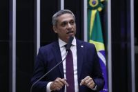 O ministro Flávio Dino pediu vista e suspendeu