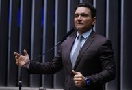 Nomeação de Celso Sabino para o Turismo e exoneração de Daniela Carneiro são oficializadas