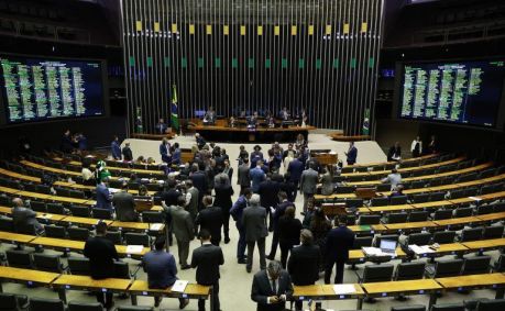 MP do Mais Médicos foi votada na Câmara