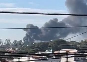 Incêndio atinge fábrica petroquímica em Santo André (SP)