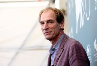 Restos mortais são encontrados na Califórnia perto da área de busca pelo ator Julian Sands, dizem oficiais