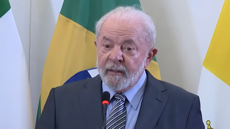 lula em coletiva na italia
