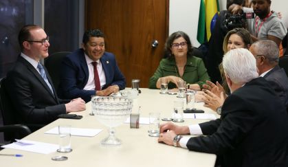 Indicado ao STF, o advogado Cristiano Zanin se reúne com senadores do PT