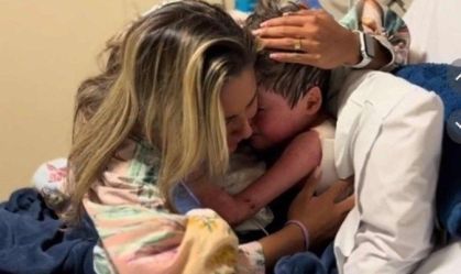 Imagem de destaque do post: Reencontro de mãe e filho que ficou 16 dias em coma viraliza; veja o momento