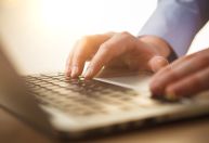 Quase metade dos brasileiros assinam serviços premium, aponta pesquisa