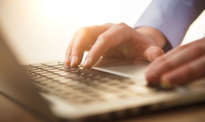 Quase metade dos brasileiros assinam serviços premium, aponta pesquisa