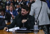 Senado pede a Alexandre de Moraes que “destrua documentos” em celular apreendido