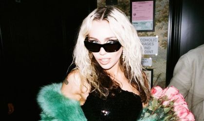 Miley Cyrus revela "ter perdido tudo" após fase polêmica do álbum "Bangerz"