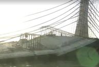Ponte suspensa na Índia desaba pela segunda vez em pouco mais de um ano