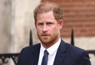 Justiça condena príncipe Harry a indenizar tabloide em R$300 mil