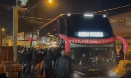 Protesto da torcida faz Corinthians desistir de hospedagem em Santos antes de clássico