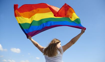 20% dos brasileiros ainda acreditam que homossexualidade é doença, diz pesquisa