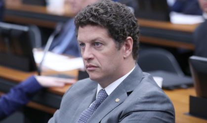 Deputados do PSOL acionam PGR contra Salles por fala sobre tentativa de golpe na Bolívia