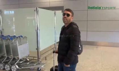 Coudet desembarca no aeroporto de Confins, nesta quarta-feira (14)