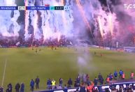 Show de fogos! Torcida argentina faz festa espetacular antes do apito final; veja o vídeo