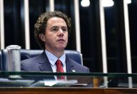 Relator na CCJ do Senado opina a favor da indicação de Zanin ao STF