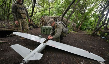 Ucrânia está investindo US$ 1 bilhão em tecnologia de drones para guerra, diz primeiro-ministro