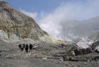 Turistas descrevem horror após sobreviverem a erupção em ilha na Nova Zelândia