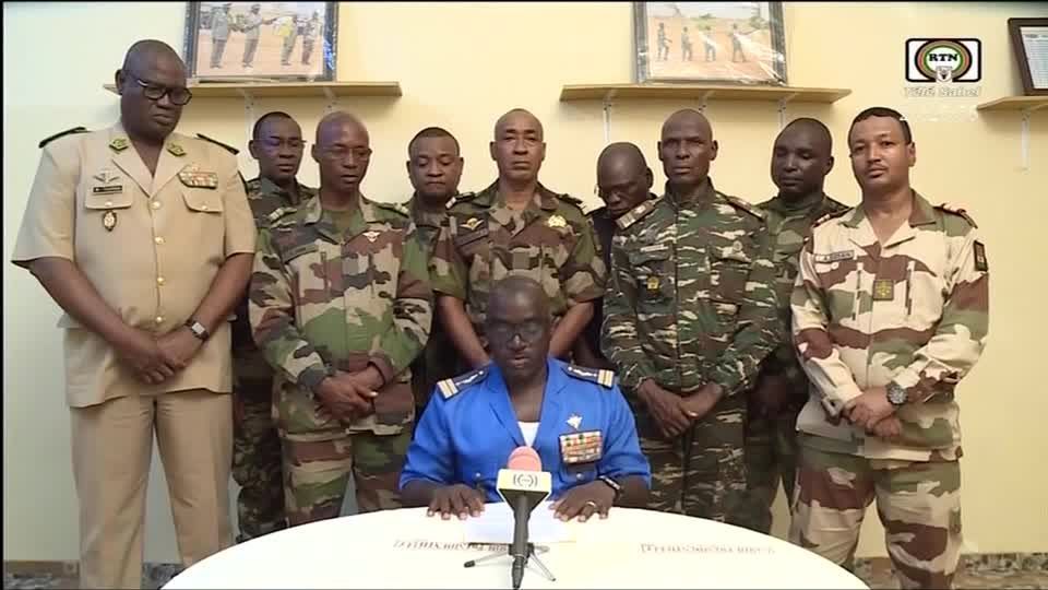 Niger soldiers say President Bazoum has been removed, borders closed