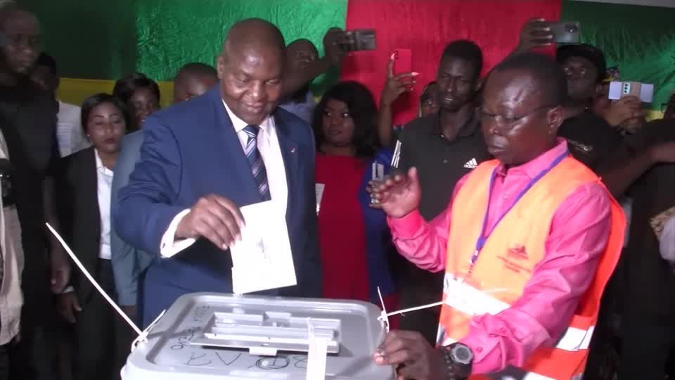Central Africa referendum vote could extend Touadera's rule