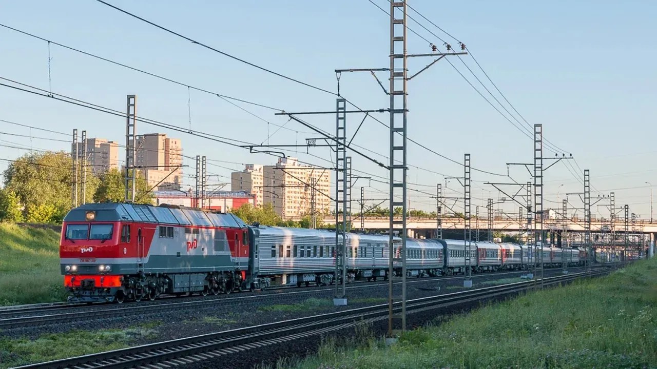 Outra imagem de um site amador russo de observadores de trens parece mostrar o trem de Putin. Eles dizem que o trem não aparece nos horários ou nos sistemas da Russian Railways / CNN