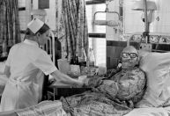 Imagens incríveis mostram como era a assistência-médica gratuita na Grã-Bretanha