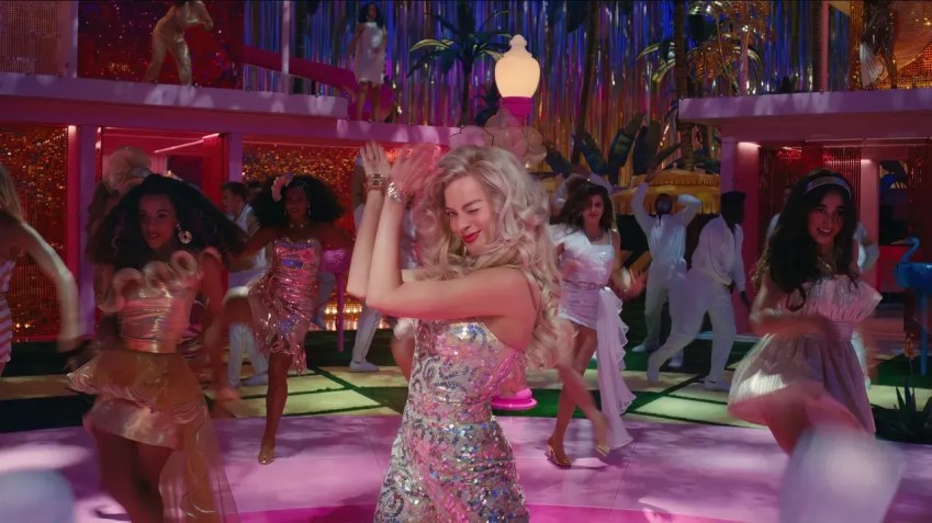 "Barbie" tem grandes números de dança. "Oppenheimer" tem uma grande bomba / Warner Bros. Pictures