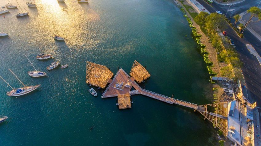 Uma imagem aérea do Floating Music Hub do NLÉ / Divulgação/ NLÉ