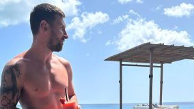 Antes de se apresentar ao Inter Miami, Lionel Messi esteve em sua Rosario natal e também curtiu uma praia com a esposa Antonella Roccuzzo