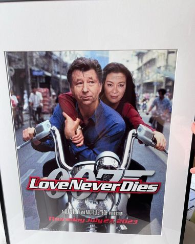 Michelle Yeoh e Jean Todt ganham adaptação do pôster de "007: O Amanhã Nunca Morre" / Reprodução/Instagram