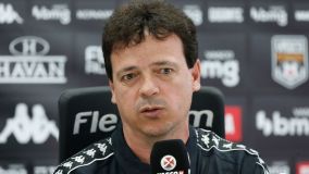 Atual técnico interino da Seleção Brasileira, Fernando Diniz não conseguiu o acesso pelo Vasco na Série B de 2021