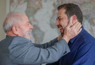Boulos aposta em Lula para ganhar votos na periferia de SP nas eleições de 2024