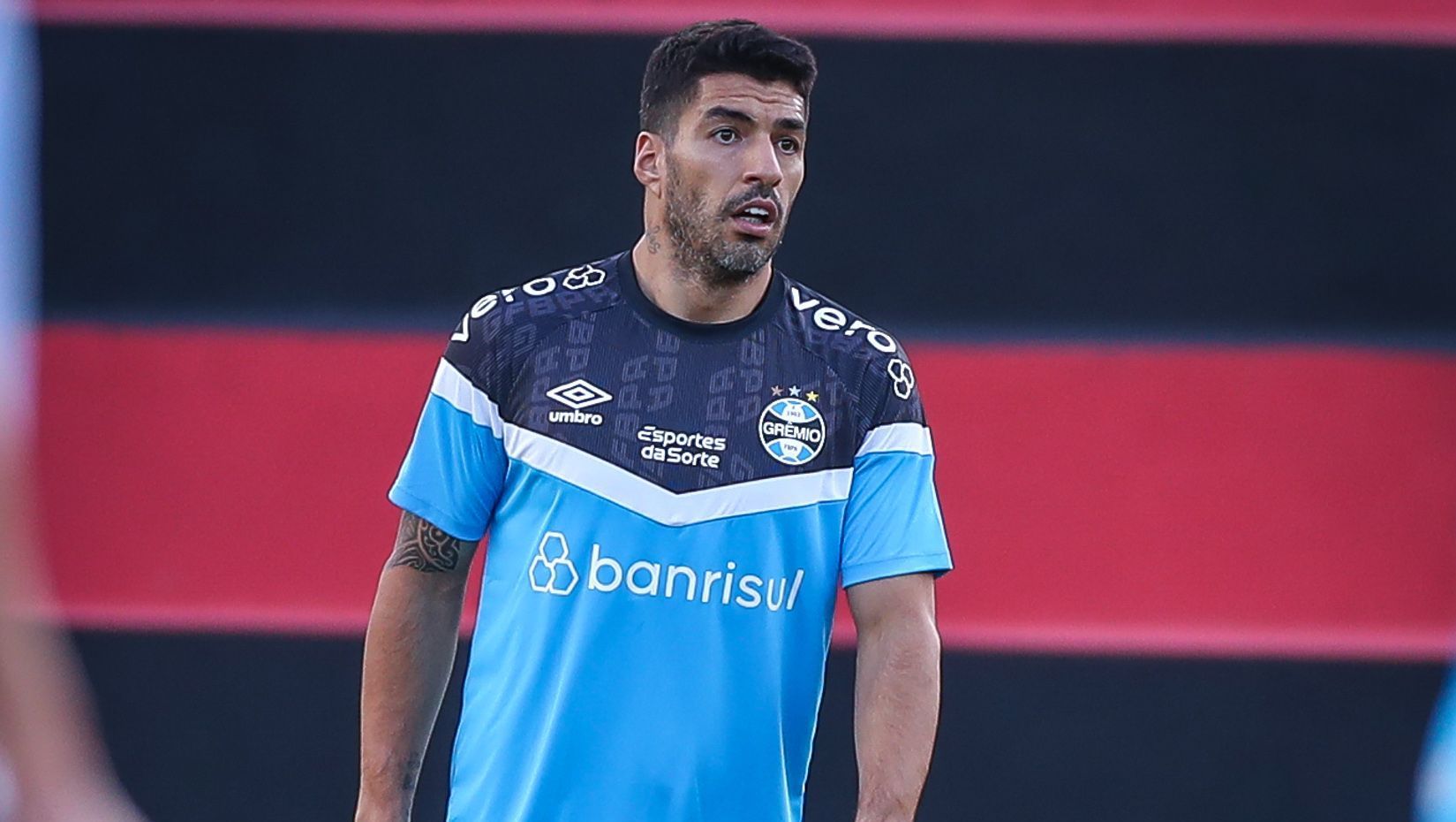 Suárez em treino pelo Grêmio antes da partida contra o Bahia