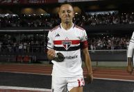 Copa do Brasil: São Paulo sai em vantagem contra Palmeiras com golaço de Rafinha