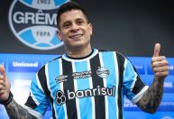 Iturbe, novo atacante do Grêmio, é apresentado e provoca: “Maior do sul”