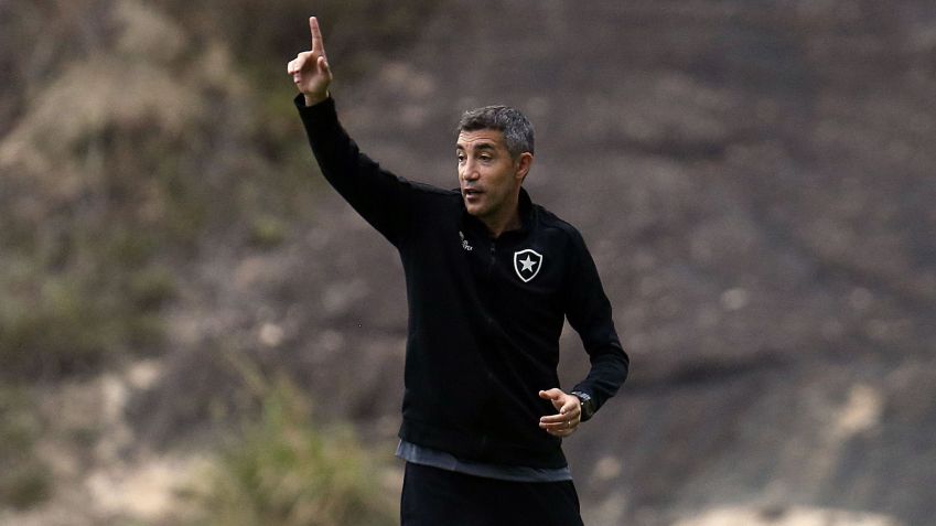Bruno Lage foi demitido do Botafogo após crise com elenco e maus resultados. / Vítor Silva/Botafogo