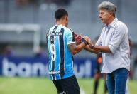 Renato comenta silêncio de Suárez no Grêmio e não o garante na Copa do Brasil