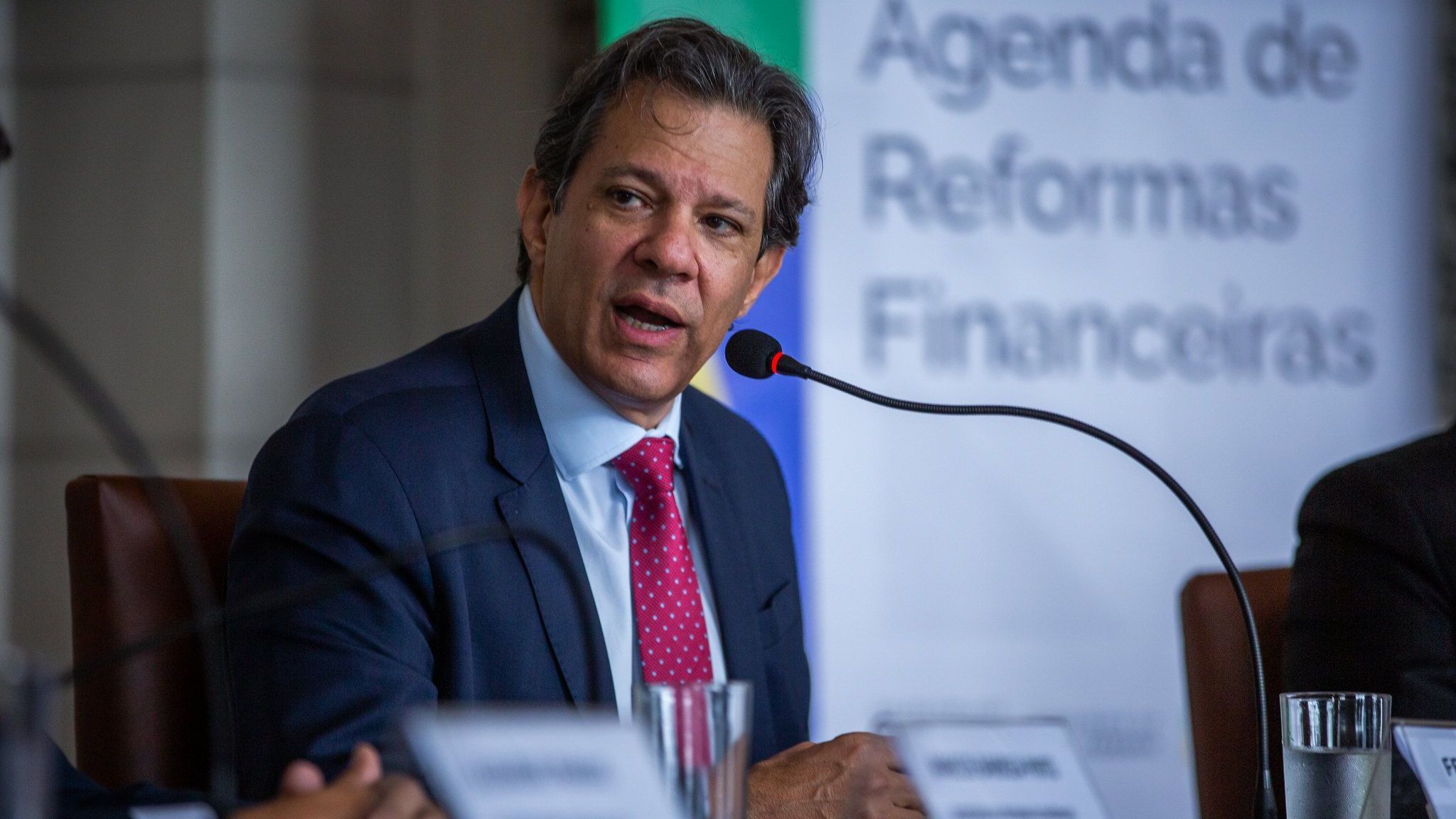 o ministro da Fazenda, Fernando Haddad