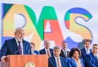 Lula diz que deve passar por cirurgia no fêmur em outubro: “Ninguém consegue trabalhar com dor o dia inteiro”