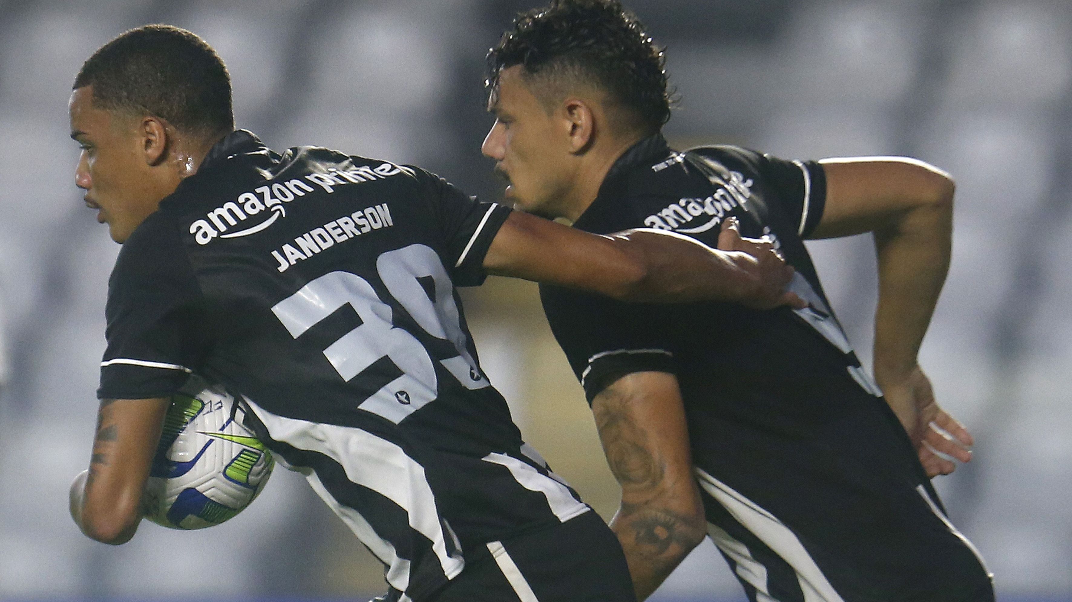 Botafogo saiu atrás, mas conseguiu empate contra o Santos na Vila Belmiro