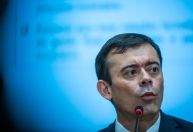 Receitas fora do Orçamento devem compensar “frustrações” do governo, diz secretário do Tesouro à CNN